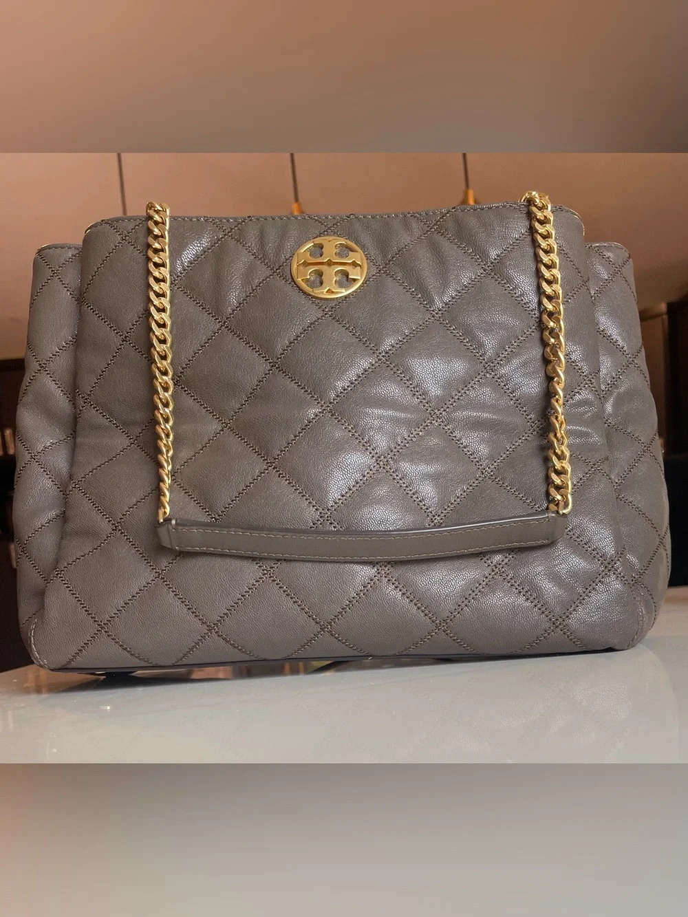 Tory Burch Willa Leather Tote Bag-Volcanic Stone Shoulder Bag with Gold Logo